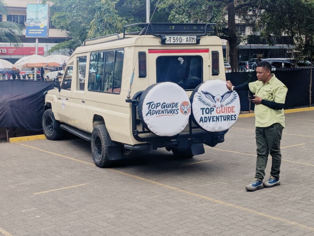 Top Guide Adventures safari team and vehicle
